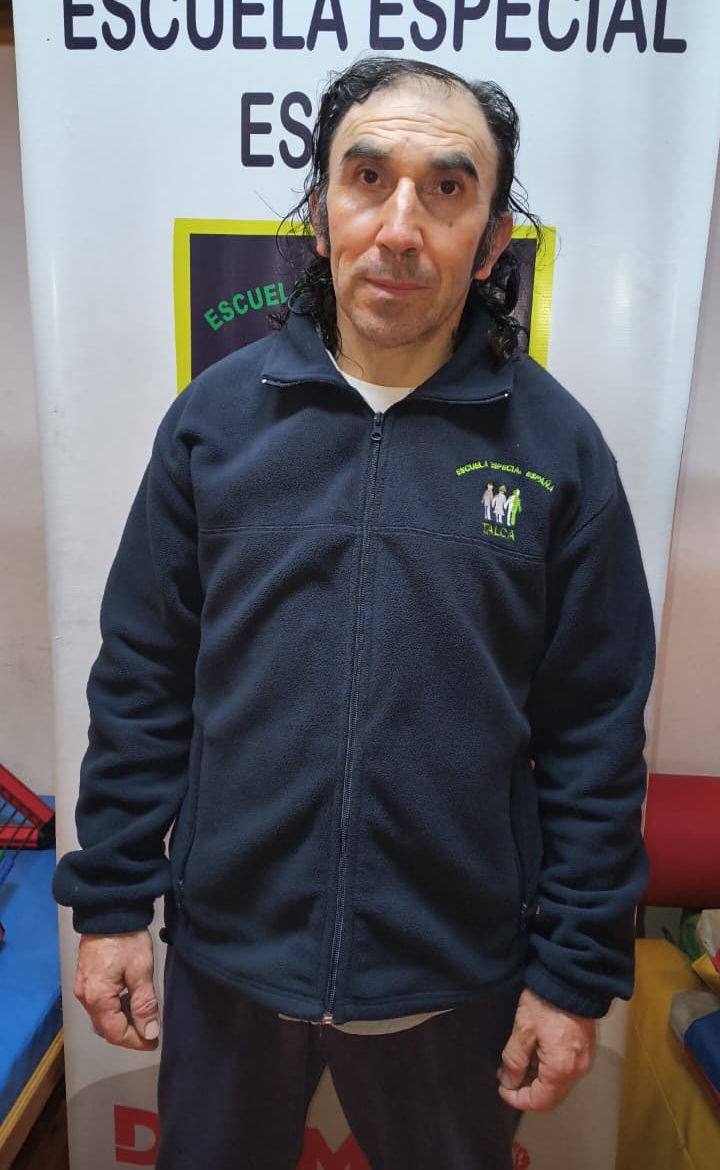 Patricio Morales, Auxiliar De Servicio