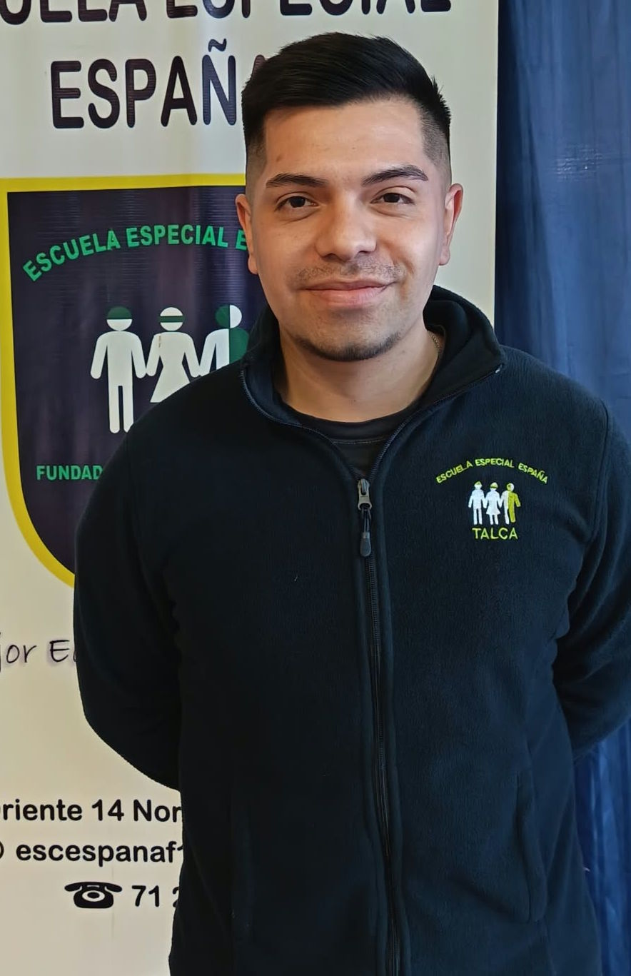 Pablo Ávila, Profesor De Educación Física